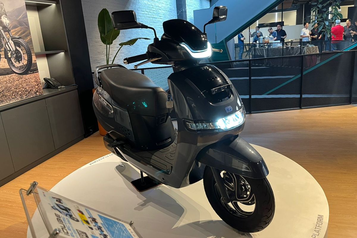 TVS iQube, iQube S, TVS Motor Company Indonesia, TVS iQube S, Motor Listrik TVS iQube S 2025 Resmi Meluncur, Harga Rp 29 Jutaan