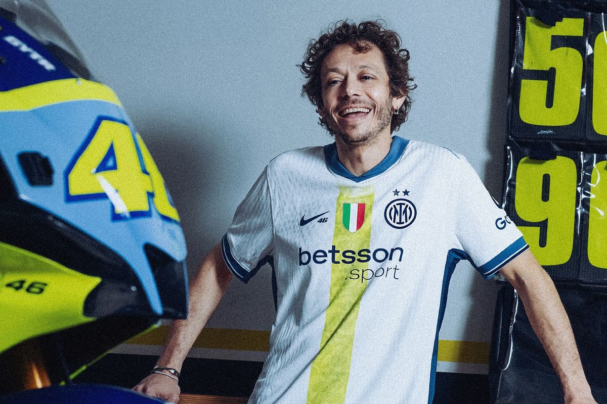 Valentino Rossi, Inter Milan, Nike, jersey, kolaborasi, Jersey, Kolaborasi, Inter Milan Rilis Jersey Kolaborasi dengan Valentino Rossi