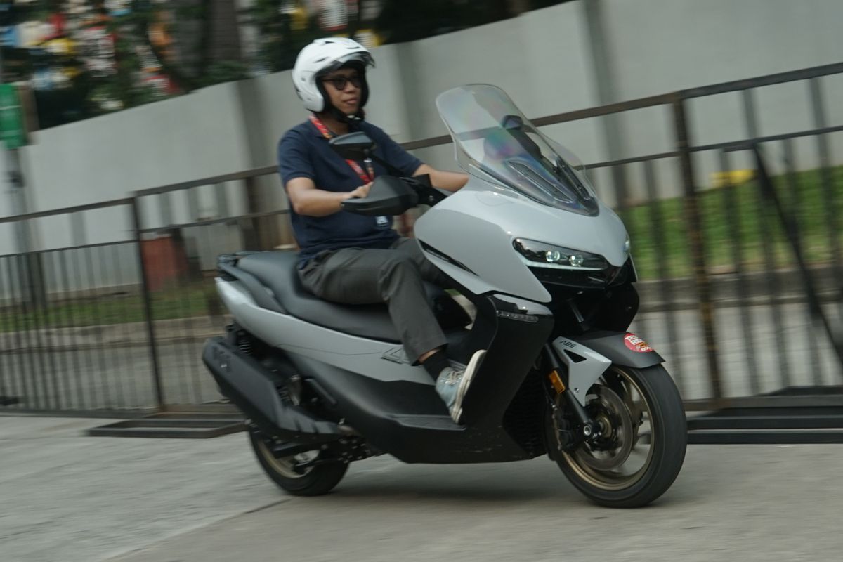 skutik premium, skutik bongsor, Zontes, IMOS 2025, Zontes 368K, Coba Zontes 368K, Skutik Bongsor Premium buat Jarak Jauh