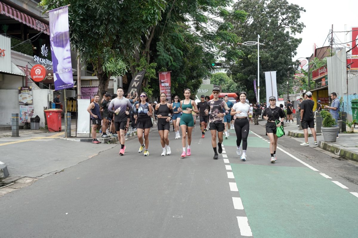 Ketika Jalan Raya Jakarta Tak Hanya Milik Kendaraan Bermotor