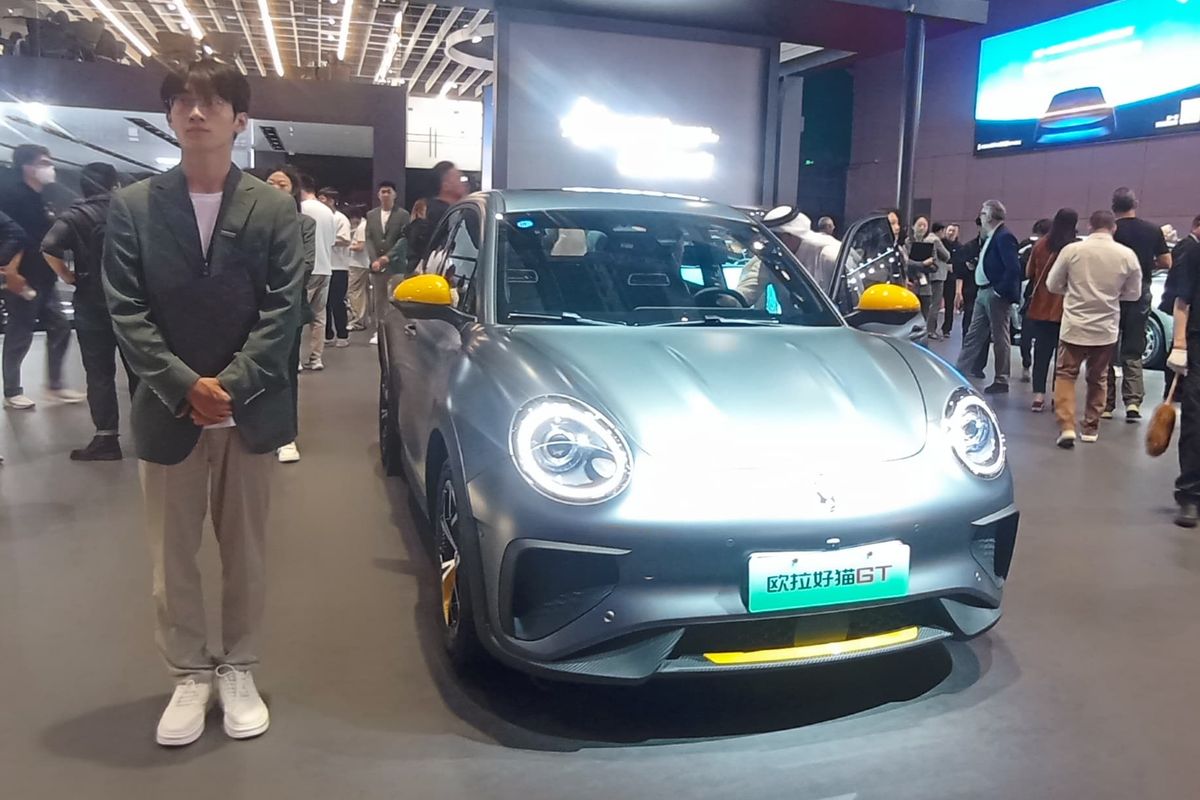 GWM Indonesia, Ora 03, mobil listrik Ora, peluncuran kuartal kedua 2025, Mobil Listrik Ora Mau Dirakit Lokal, Harganya Bakal Turun?