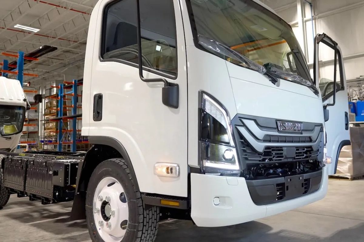 Truk listrik, Isuzu Astra Motor Indonesia (IAMI), Elf EV, Isuzu, truk isuzu, Isuzu Pastikan ELF EV Masuk Pasar Indonesia