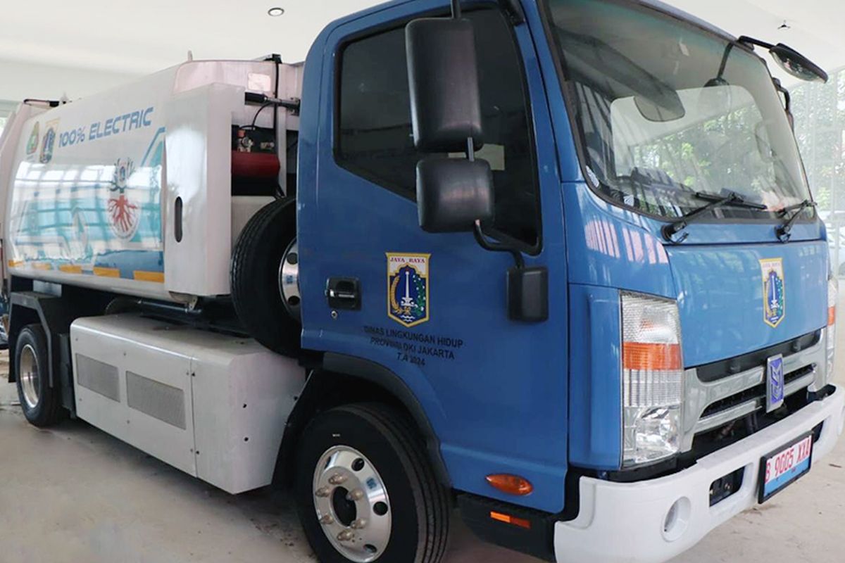 Dinas Lingkungan Hidup, truk sampah listrik, Asep Kuswanto, Truk Sampah Listrik DKI Jakarta Resmi Beroperasi