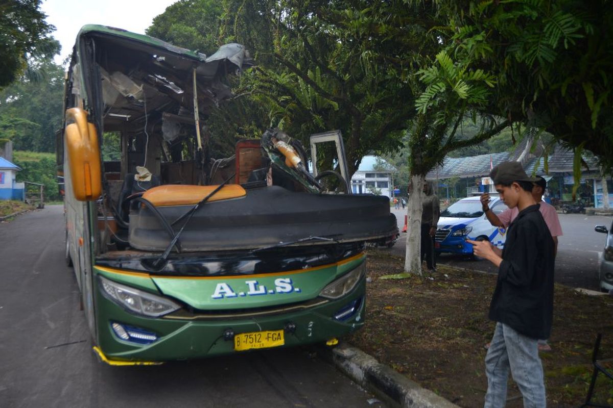 bus als kecelakaan, bus als, bus als kecelakaan padang panjang, kecelakaan bus als, kecelakaan bus als di padang panjang, Jasa Raharja Santuni Korban Kecelakaan Bus ALS Rp 50 Juta per Orang