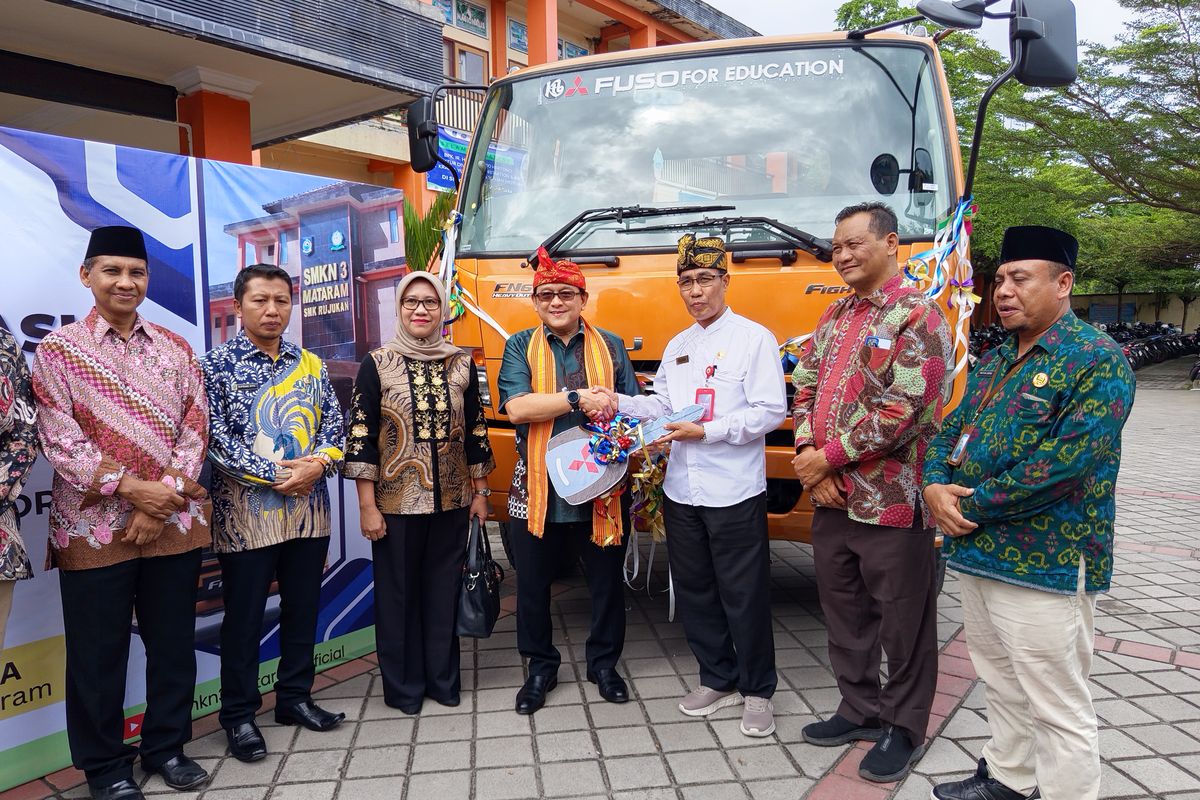 Strategi KTB Siapkan Mekanik Truk Masa Depan