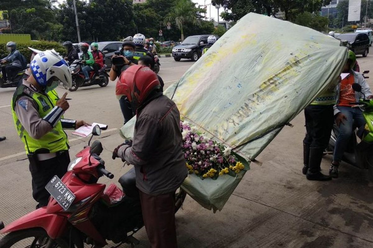 motor, berkendara, Motor, keselamatan berkendara, muatan, Batasan Bawa Barang yang Wajib Diketahui Pengendara Motor