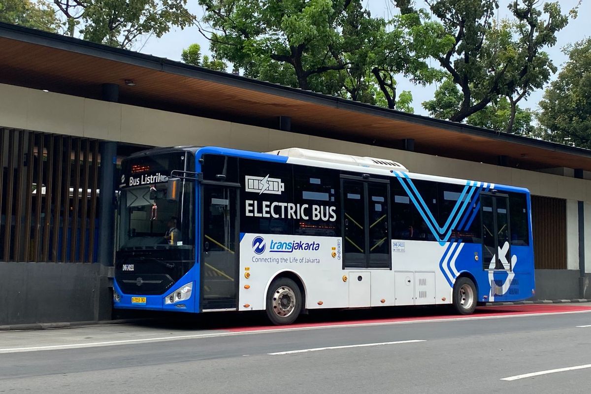 Naik Transjakarta Gratis Saat Malam Tahun Baru 2026, Catat Waktunya