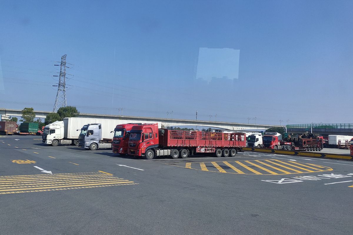 sopir, sopir truk, pengemudi truk, kendaraan niaga, Profesi Sopir Truk Tidak Digemari Anak Muda