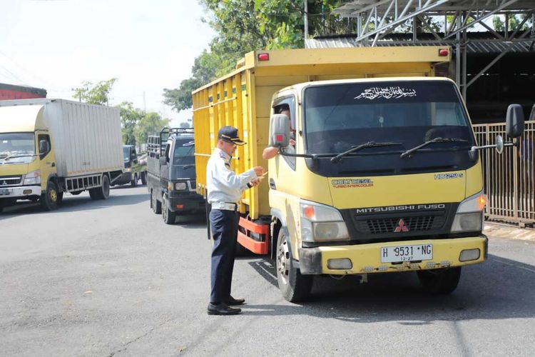 Menteri Perhubungan, truk, ODOL, over dimension over load, Pemerintah Segera Lakukan Sosialisasi Penertiban Truk ODOL