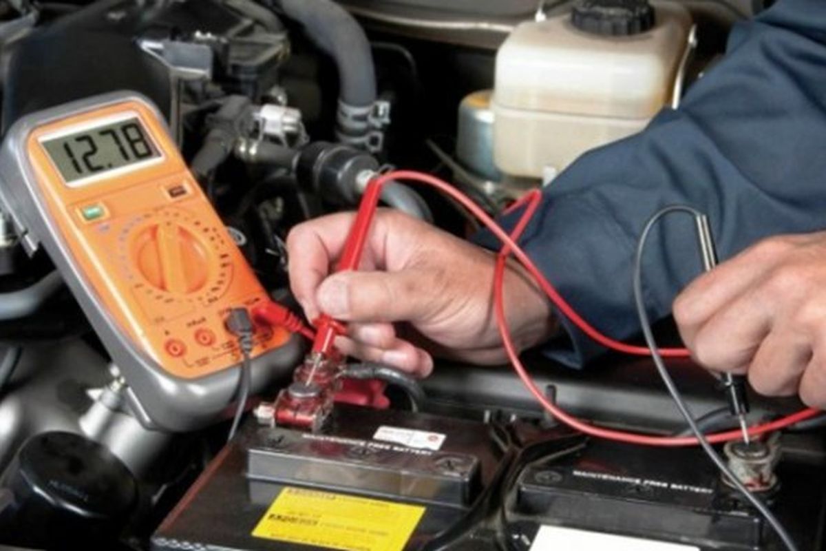 peran aki, mobil listrik, mobil hybrid, perawatan aki, Mobil Hybrid, Tips Merawat Aki Mobil Listrik dan Hybrid Agar Awet