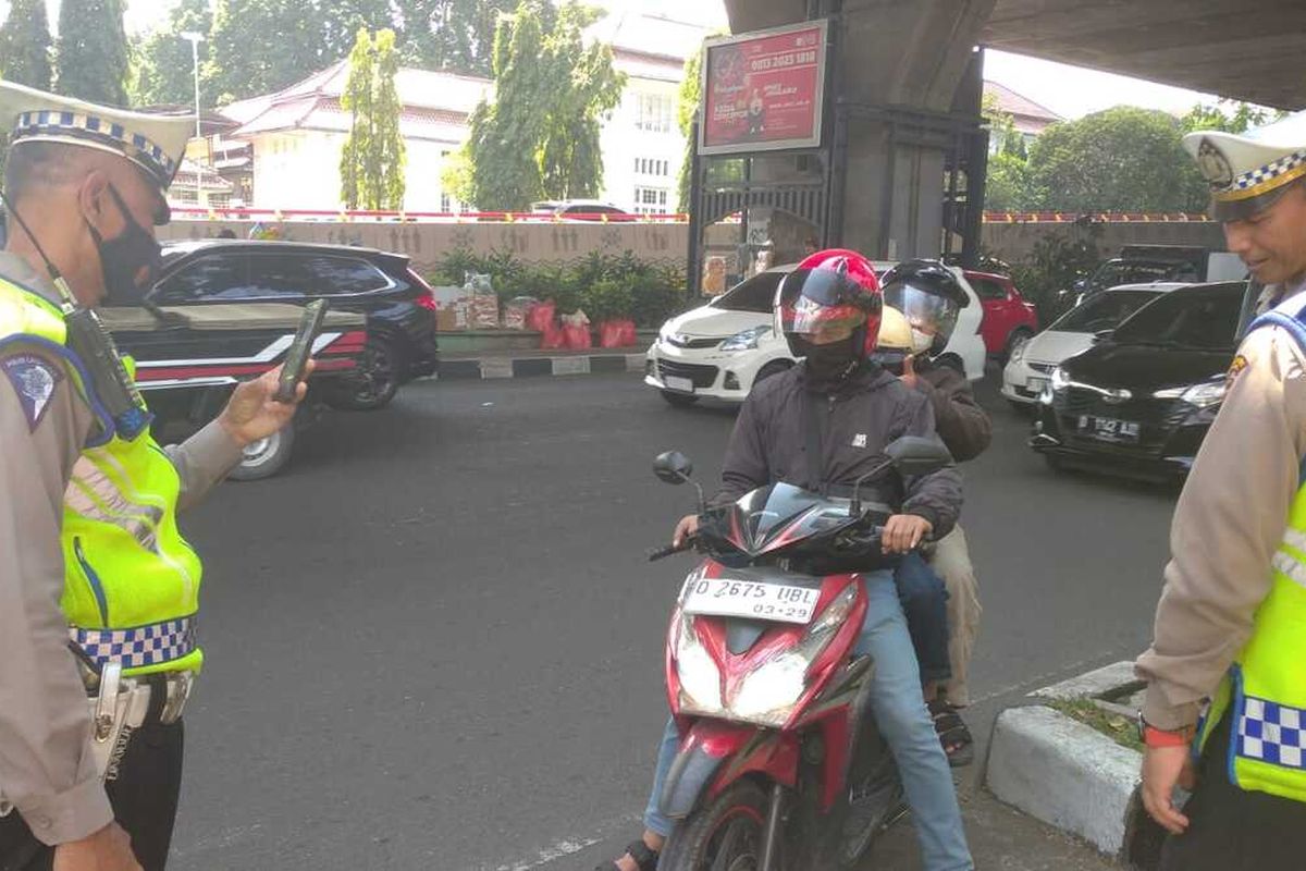 ETLE, lalu lintas, pelanggaran, tilang, Pelanggaran, denda, Lalu Lintas, Kena ETLE Lebih dari Sekali, Bayarnya Satu Kali atau Berkali-kali?