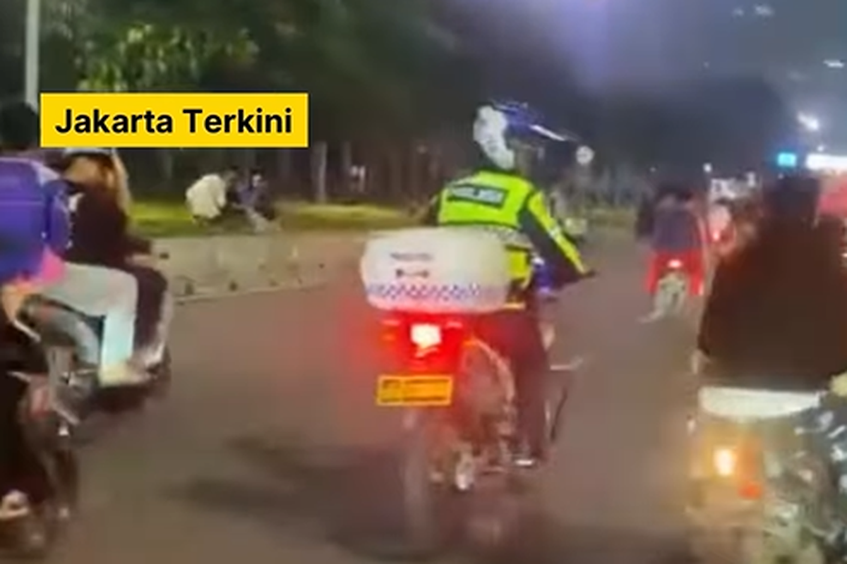 Polda Metro Jaya, viral, kendaraan, otomotif, kendaraan bermotor, video viral, Direktorat Lalu Lintas Polda Metro Jaya, Rombongan Pemotor Tanpa Helm Lewat di Jalan Sudirman, Ini Kata Polisi
