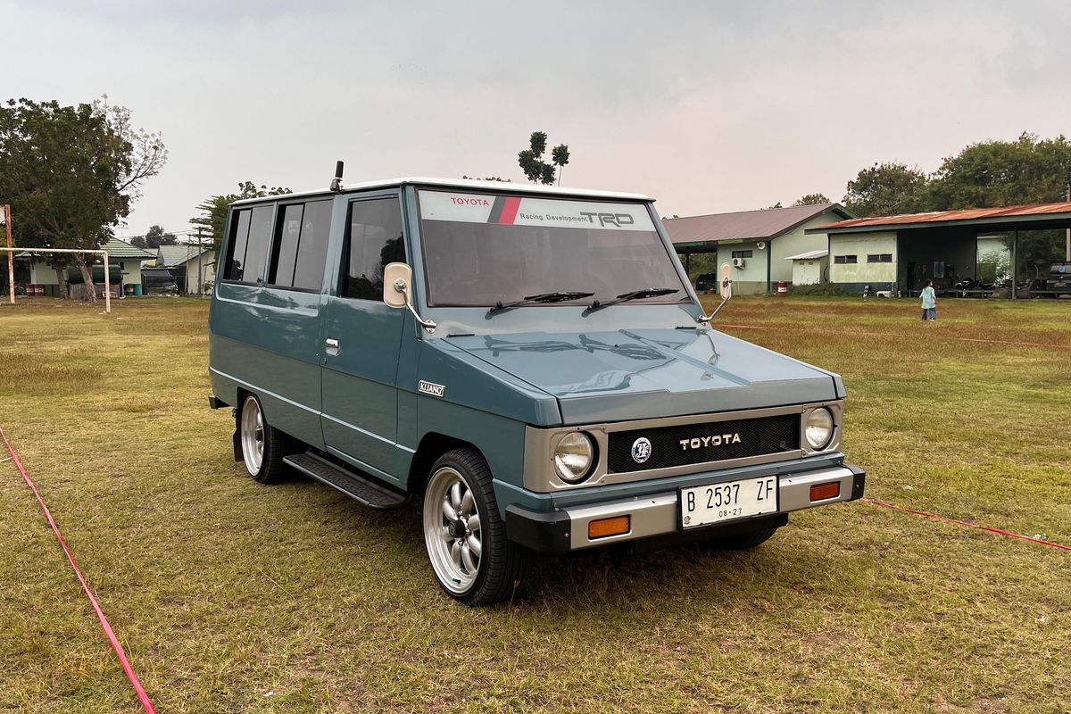 modifikasi mobil, Toyota Kijang Doyok, mobil klasik Indonesia, pengalaman Agam, Kijang Doyok: Mobil Klasik Legendaris yang Masih Menggoda