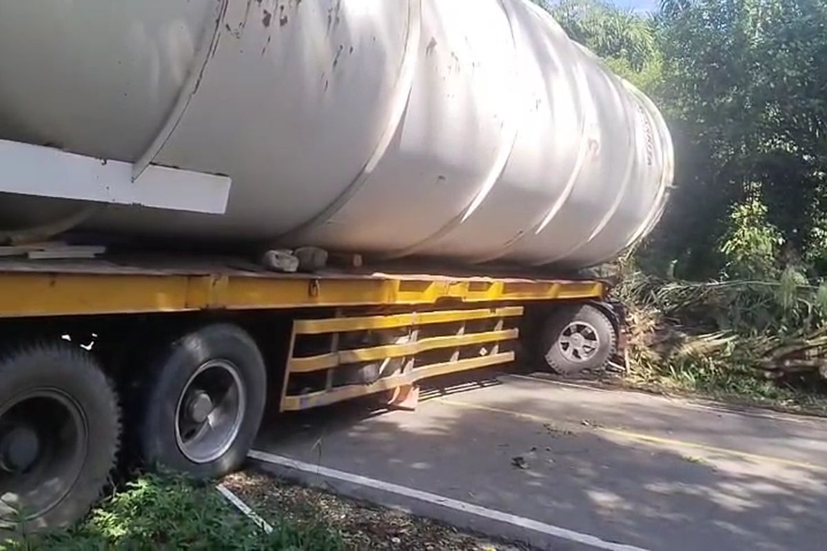 pengereman, rem blong, exhaust brake, Pengereman, truk rem blong, Bus rem blong, Kurangi Risiko Rem Blong, Ini Cara Mengemudikan Truk dan Bus di Turunan