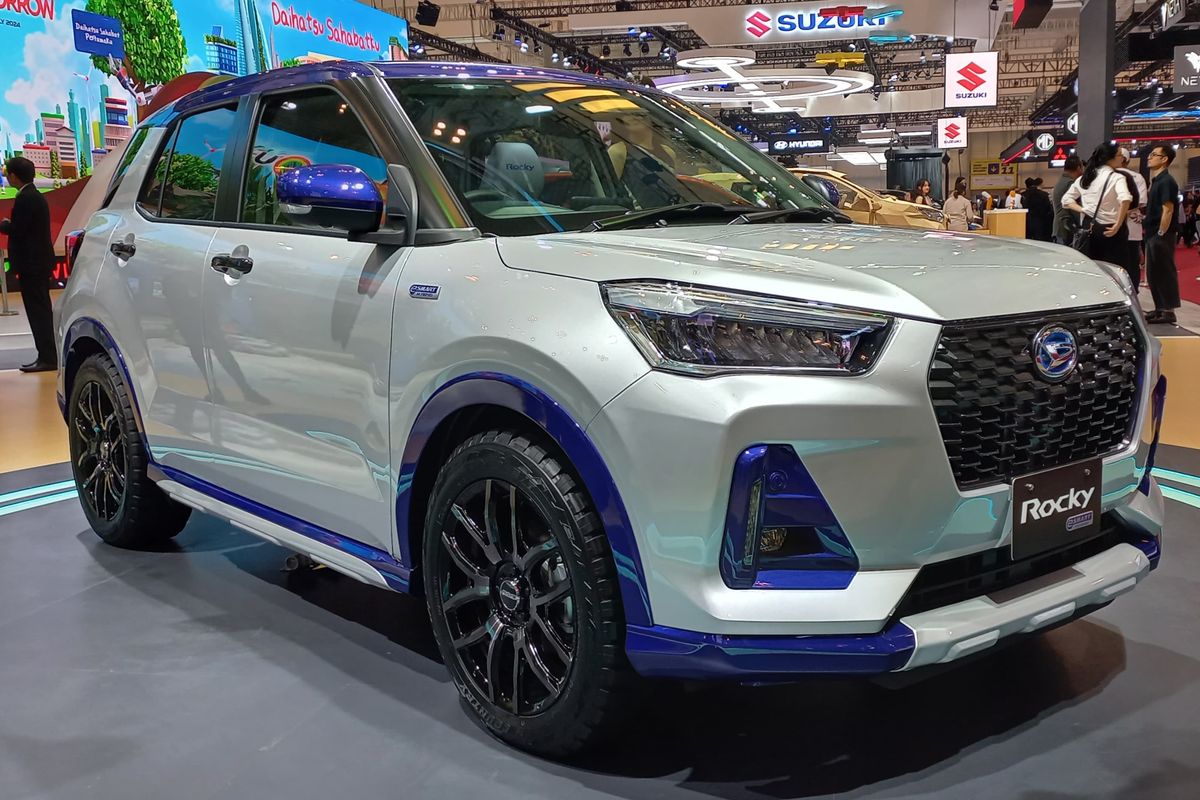 Daihatsu, mobil hybrid, GIIAS 2024, Sri Agung Handayani, Mobil Hybrid, Daihatsu Masih Berhati-hati Masuki Era Kendaraan Elektrifikasi