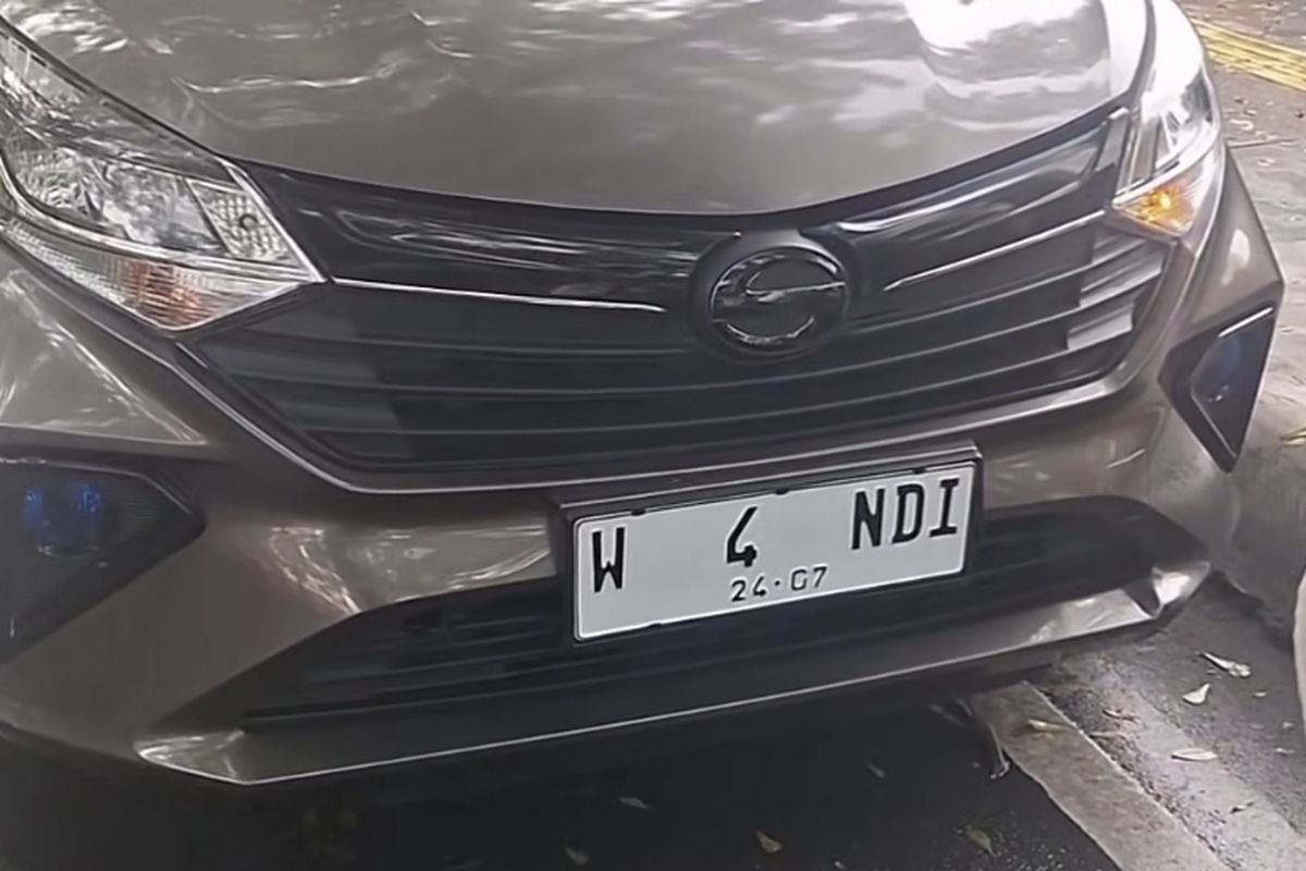 Viral Video Mobil LCGC Pakai Pelat Nomor "W 4 NDI" dan "T 1 ARA"