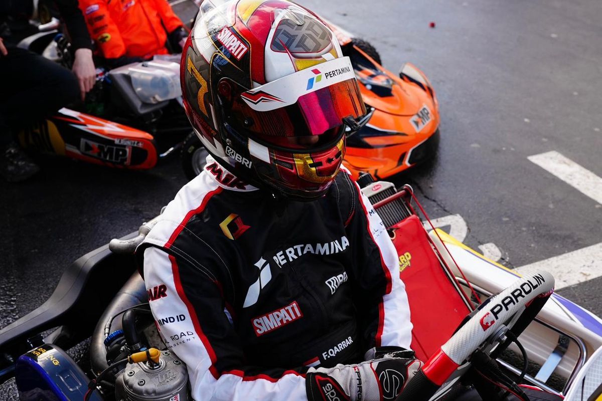 Pebalap Muda Indonesia Qarrar Firhand Raih Pole Position Grup di WSK Super Master 2026