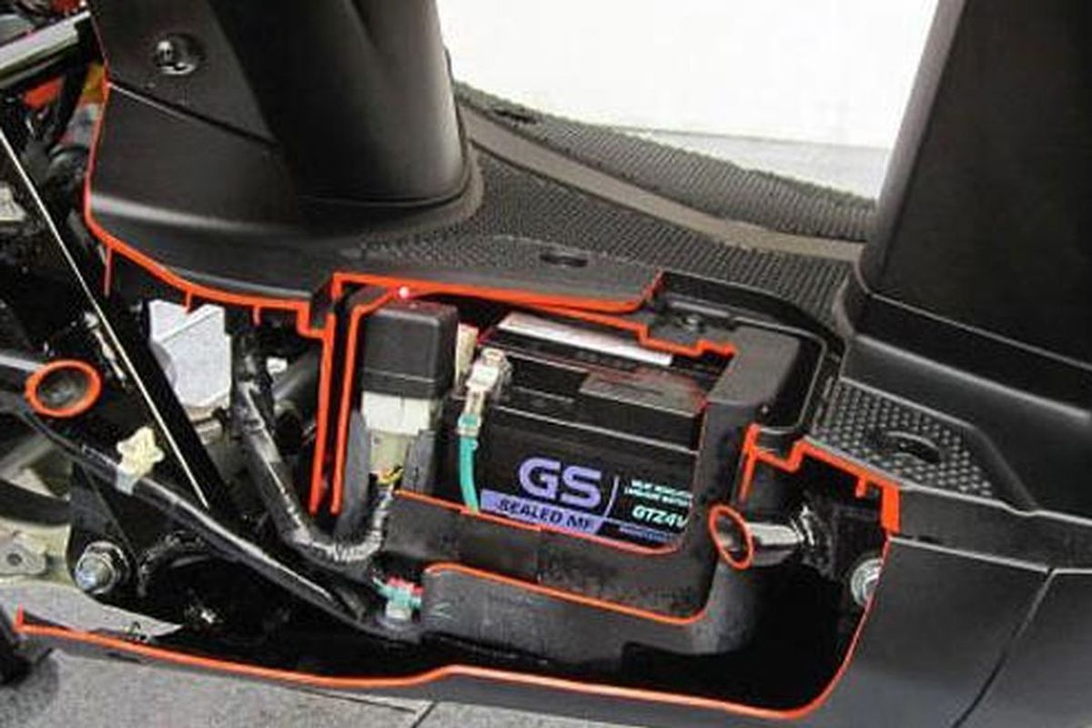 Aki motor tekor, usia pakai aki motor, Jurus jitu bikin aki motor awet, Cara Bikin Aki Motor Awet: Begini Tips dari Ahli