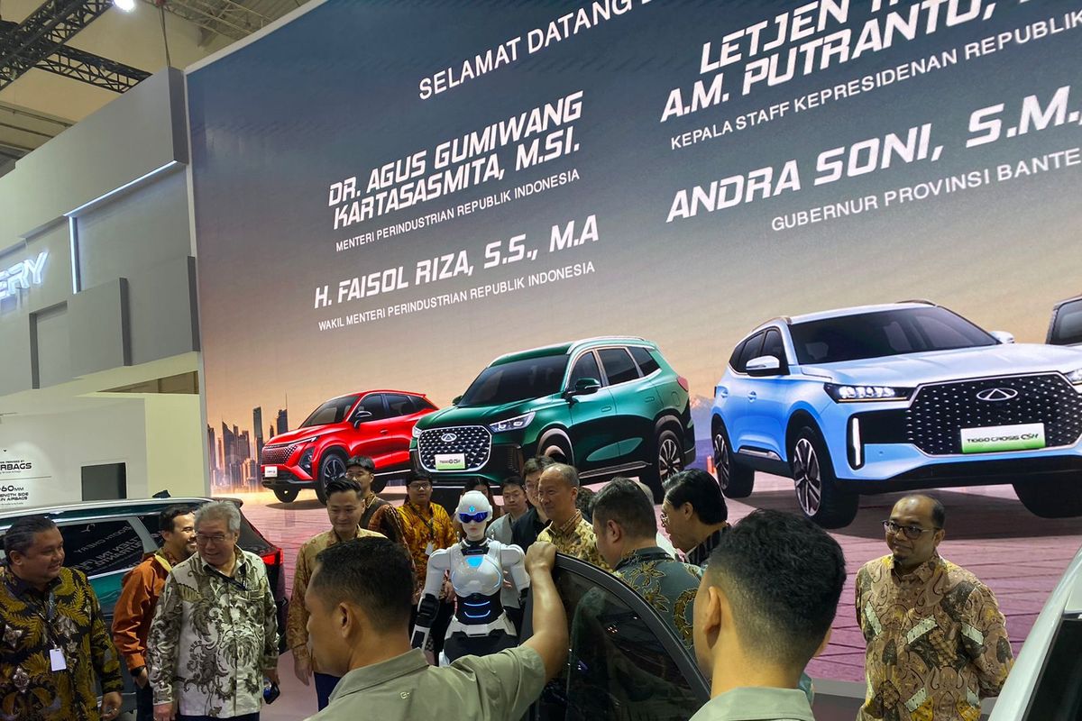 Agus Gumiwang, Chery, Produksi lokal, produksi lokal, Menperin, agus gumiwang, robot chery, Menperin Pertanyakan Produksi Lokal Chery