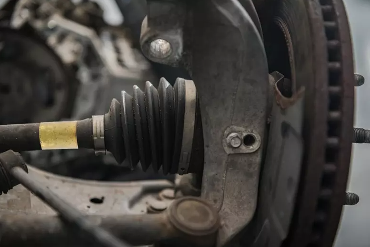 Awas As Roda Copot Bila Mobil Sering Menghajar Lubang