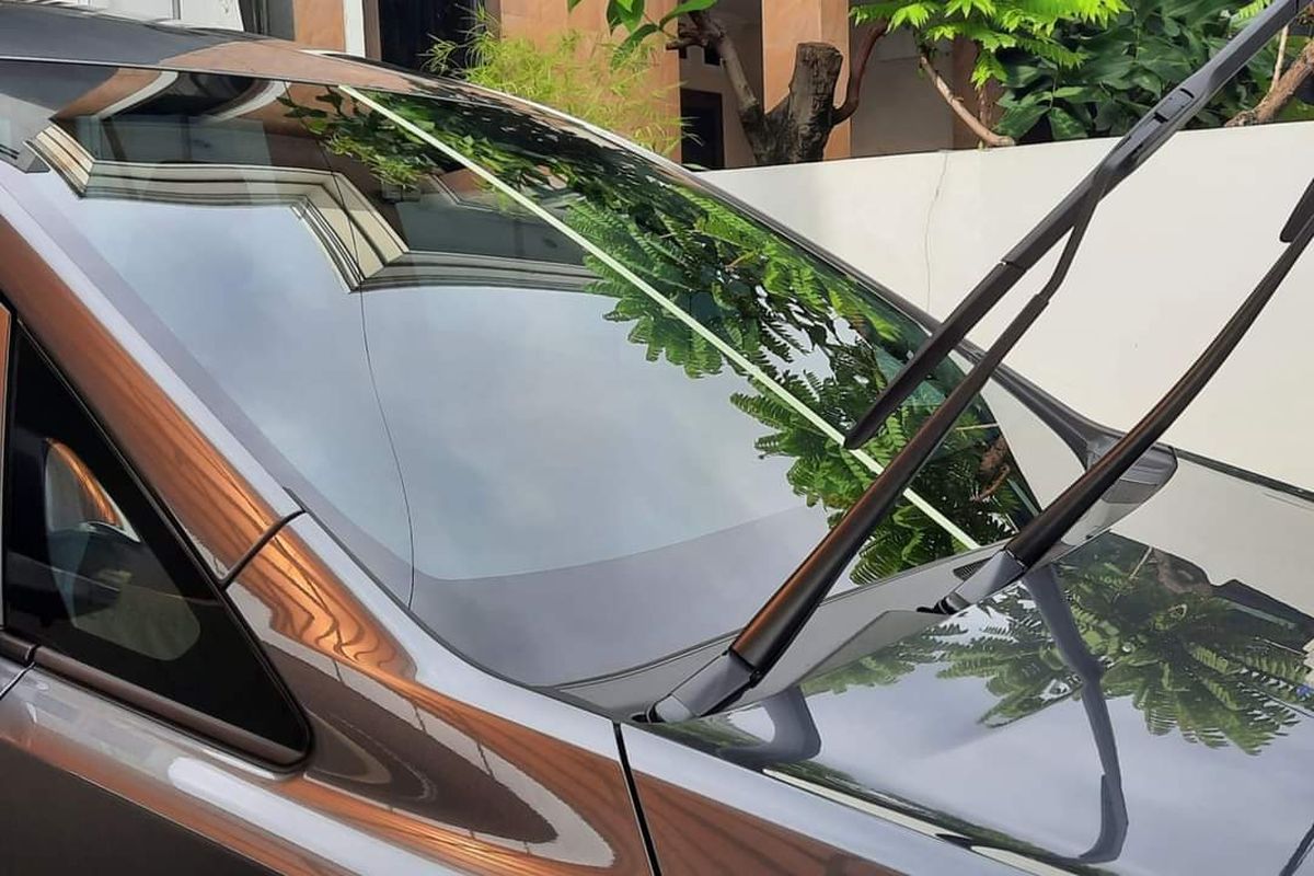 wiper mobil, Iwan Motor, karet wiper, Suparna Auto2000, Manfaat Mengangkat Wiper Mobil: Benarkah Efektif?