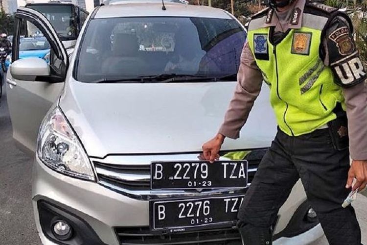 Korlantas Polri, pelat nomor kendaraan, aturan pelat nomor, korlantas polri, sanksi pelanggaran, Pelanggaran Pelat Nomor Marak, Polisi Siap Lakukan Penindakan