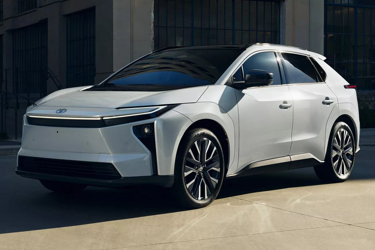 Toyota, bZ4X, Crossover listrik, mobil listrik, Toyota Astra Motor, crossover listrik, Toyota bZ4X Ganti Nama Jadi bZ, Simak Ubahan Lainnya