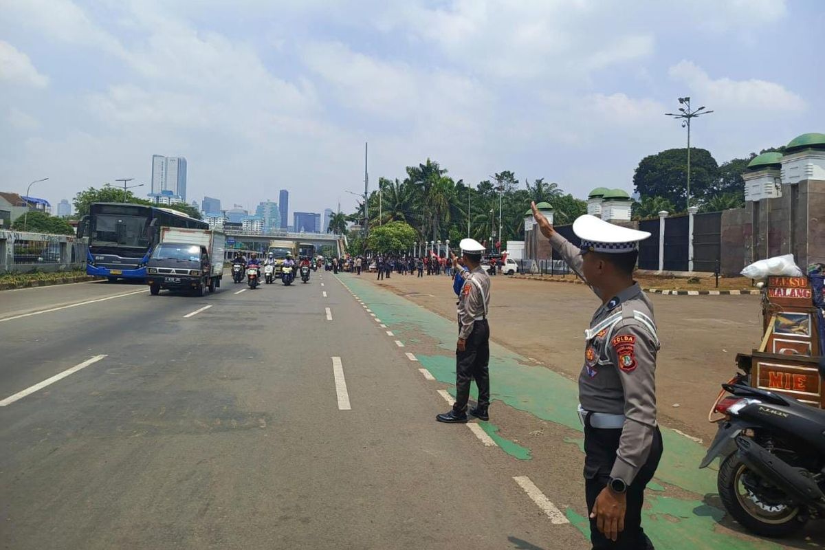 lalu lintas jakarta hari ini, Jakarta tidak macet, Jakarta WFH, Lalu Lintas Jakarta Hari Ini Lengang, Polisi Jelaskan Penyebabnya