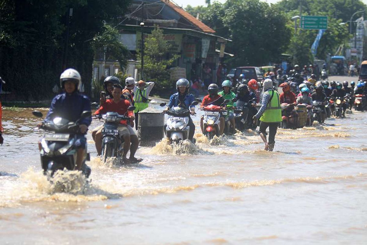 Musim Hujan Tiba, Waspada Sokbreker Motor Cepat Bocor
