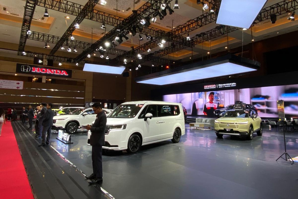 Honda Buka Suara soal Nasib Mobil Bensin di Era Hybrid