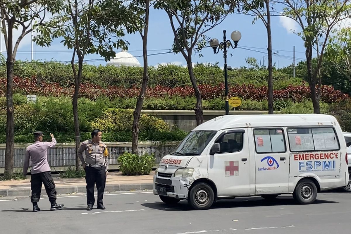 ambulans, tilang elektronik, ETLE, Ambulans, otomotif, Tilang Elektronik, kendaraan bermotor, Selain Ambulans, Ini Kendaraan yang Punya Prioritas di Jalan