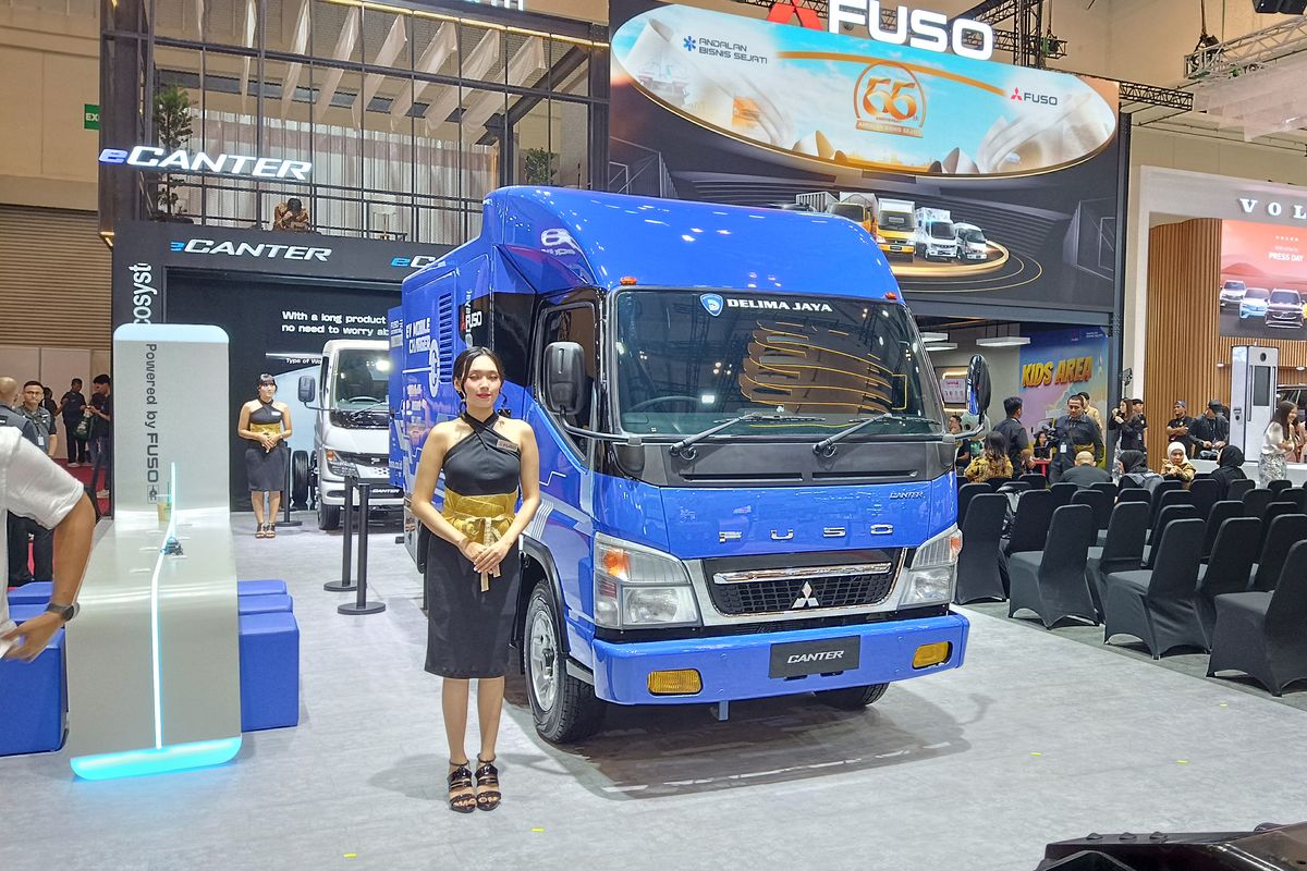 Mitsubishi Fuso, GIIAS 2025, EV Mobile Charger, truk listrik, Mitsubishi fuso, Truk listrik, Inovasi Truk EV Mobile Charger Mitsubishi Fuso