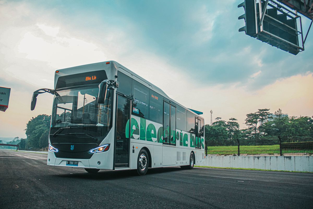mobil listrik, truk listrik, Periklindo Electric Vehicle Show, PEVS, JIExpo Kemayoran, Truk listrik, Mobil Anak Bangsa (MAB), PEVS 2025, Fokus di Kendaraan Listrik, Total Investasi MAB Capai Rp 360 Miliar
