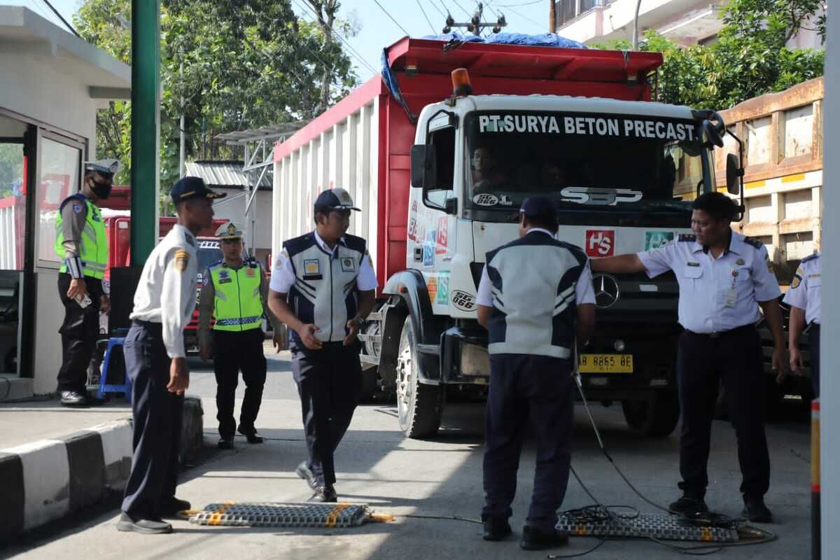 Truk, truk, aturan dimensi dan muatan truk, Truk ODOL, ODOL Bisa Fatal, Pahami Aturan Dimensi dan Muatan Truk Demi Keselamatan