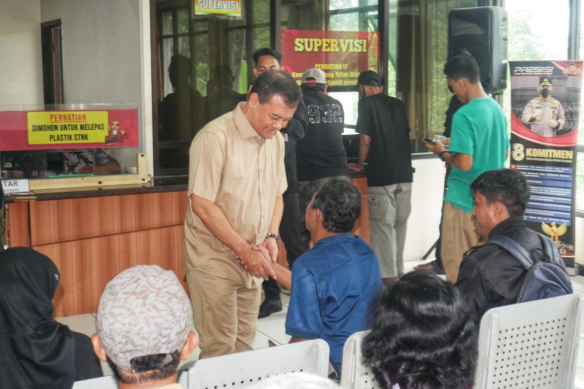 pemutihan pajak kendaraan jateng, 2 hari pemutihan pajak, pendapatan daerah Jawa Tengah, Pemutihan Pajak Kendaraan di Jateng: 2 Hari Sudah Kantongi Rp 25 Miliar