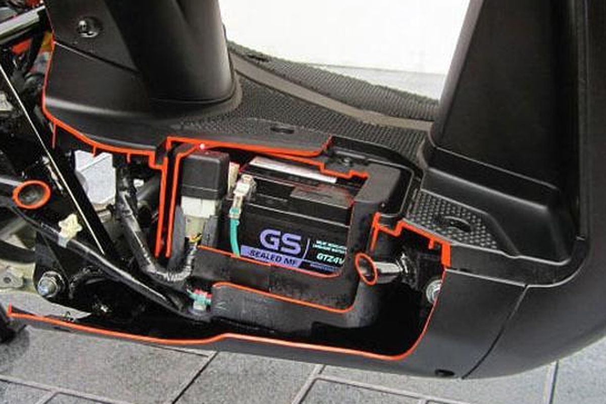 kapasitas aki, fungsi aki, karakteristik aki, motor modern, Karakteristik Aki Motor: Karburator dan Injeksi Ternyata Beda
