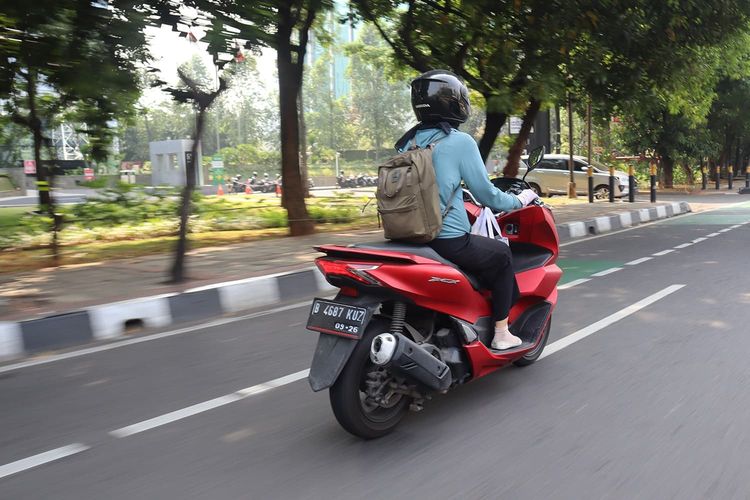 7 Cara Antisipasi Blind Spot untuk Pengendara Sepeda Motor