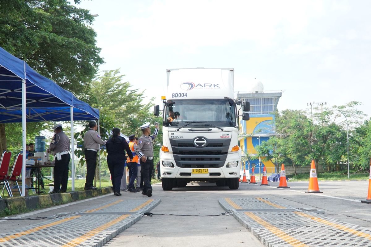 truk, ODOL, kelebihan muatan, pemerintah, Penegakan hukum, sopir, Sopir, penegakan hukum, Truk, Masalah Truk ODOL Diharap Tak Menjadi Drama Tahunan