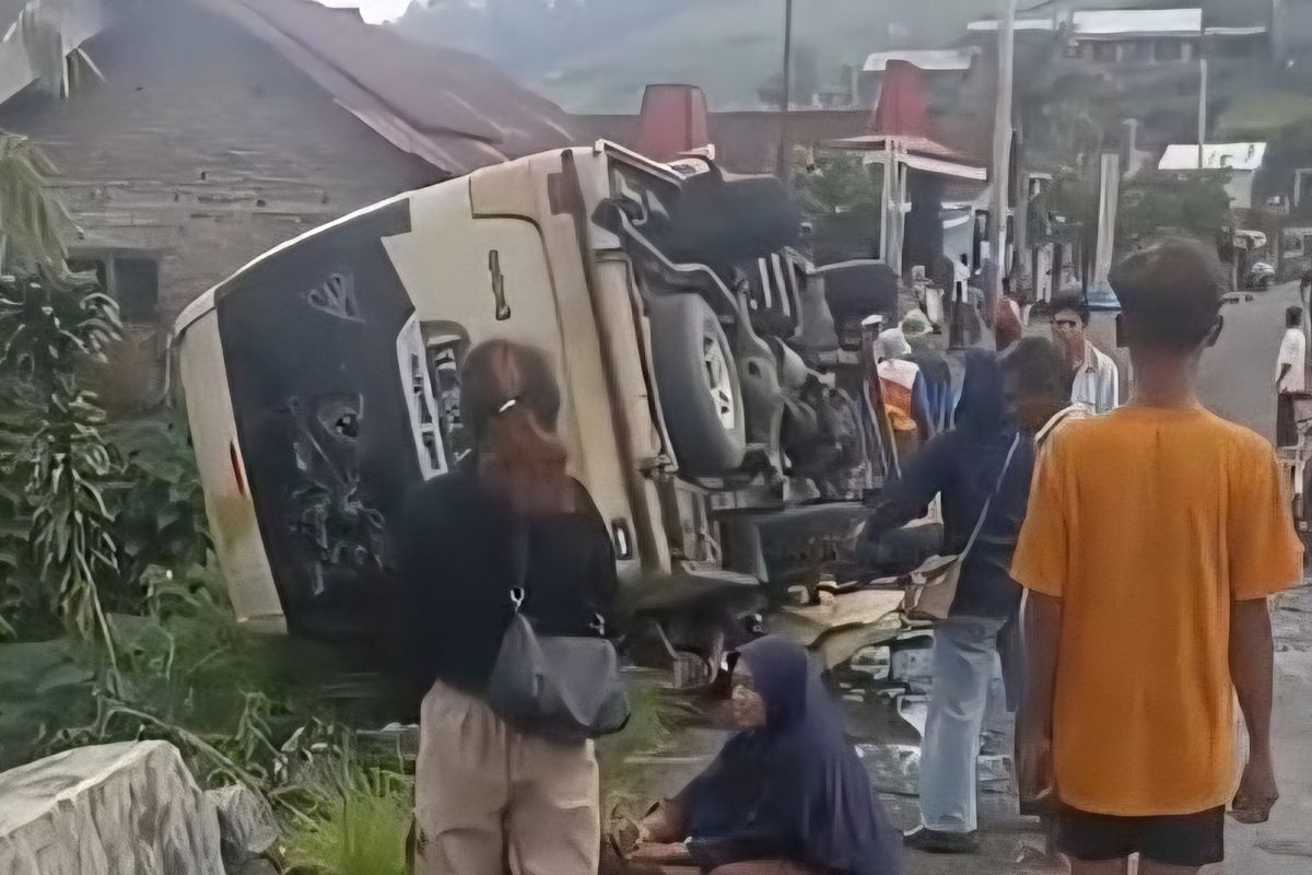 Kecelakaan lalu lintas, medan jalan, sopir Elf, Sopir Elf, sopir elf, Pelatihan pengemudi, Tragedi Isuzu Elf: Kecelakaan Akibat Kurangnya Pengetahuan Sopir