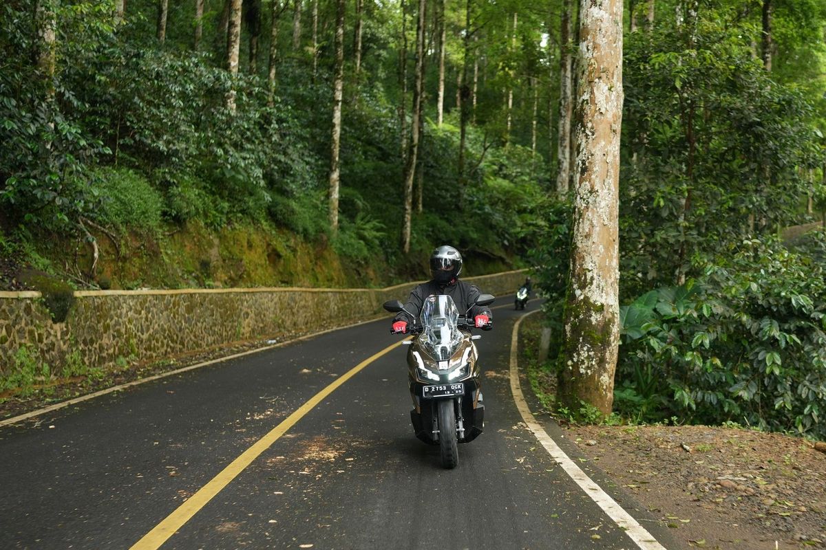 Honda ADV160 Jelajah Parahyangan Timur: Sensasi Touring 170 Km
