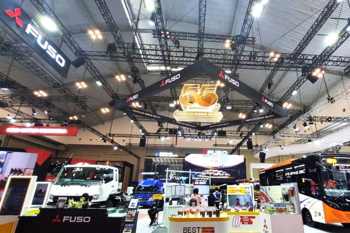 GIIAS 2025, Fuso, Kendaraan niaga, kendaraan niaga, Mitsubishi Fuso, Canter, fuso, Mitsubishi fuso, Mitsubishi Fuso Raih Booth Kendaraan Niaga Terfavorit di GIIAS 2025