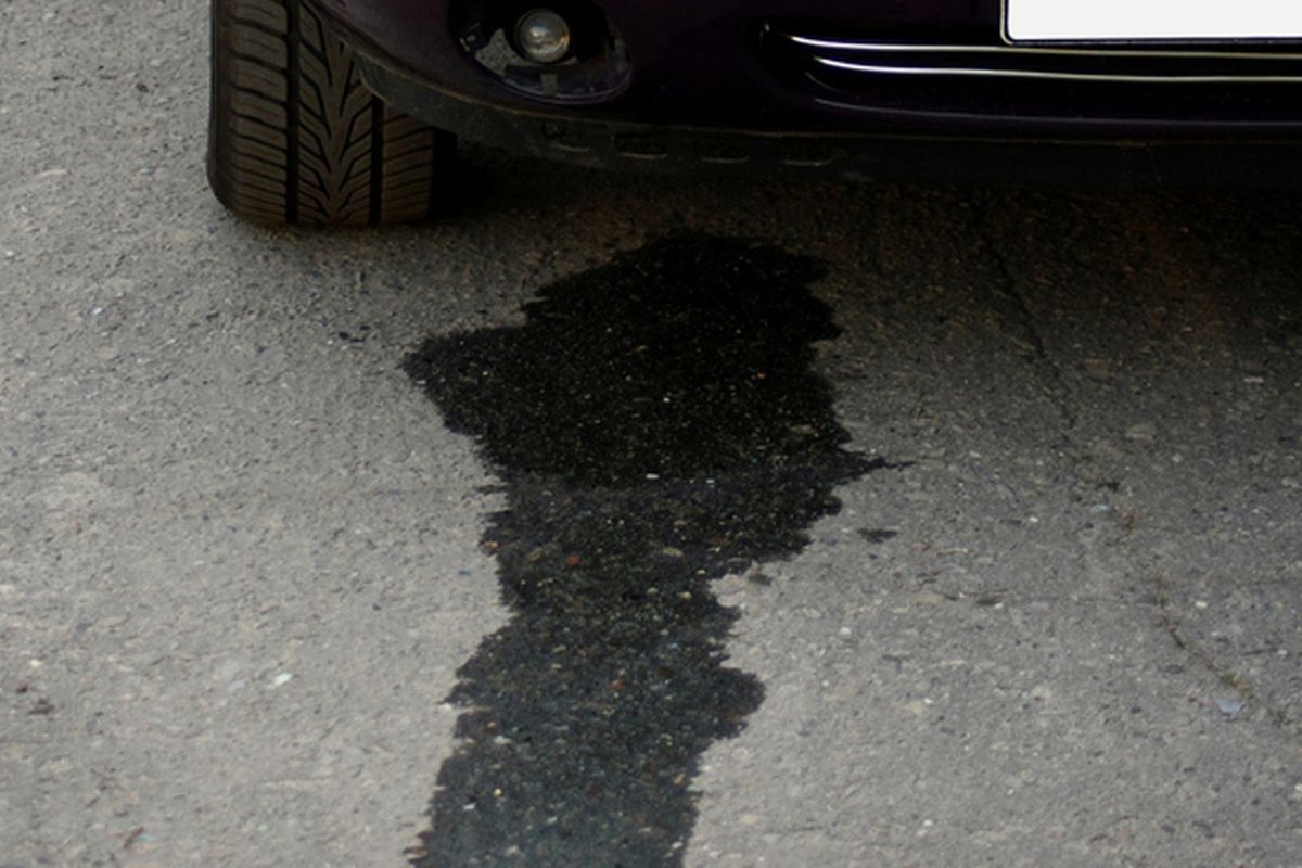 ac mobil, pemeriksaan mobil, kerusakan mobil, tetesan air mobil, Air Menetes dari Kolong Mobil: Normal atau Tanda Masalah?