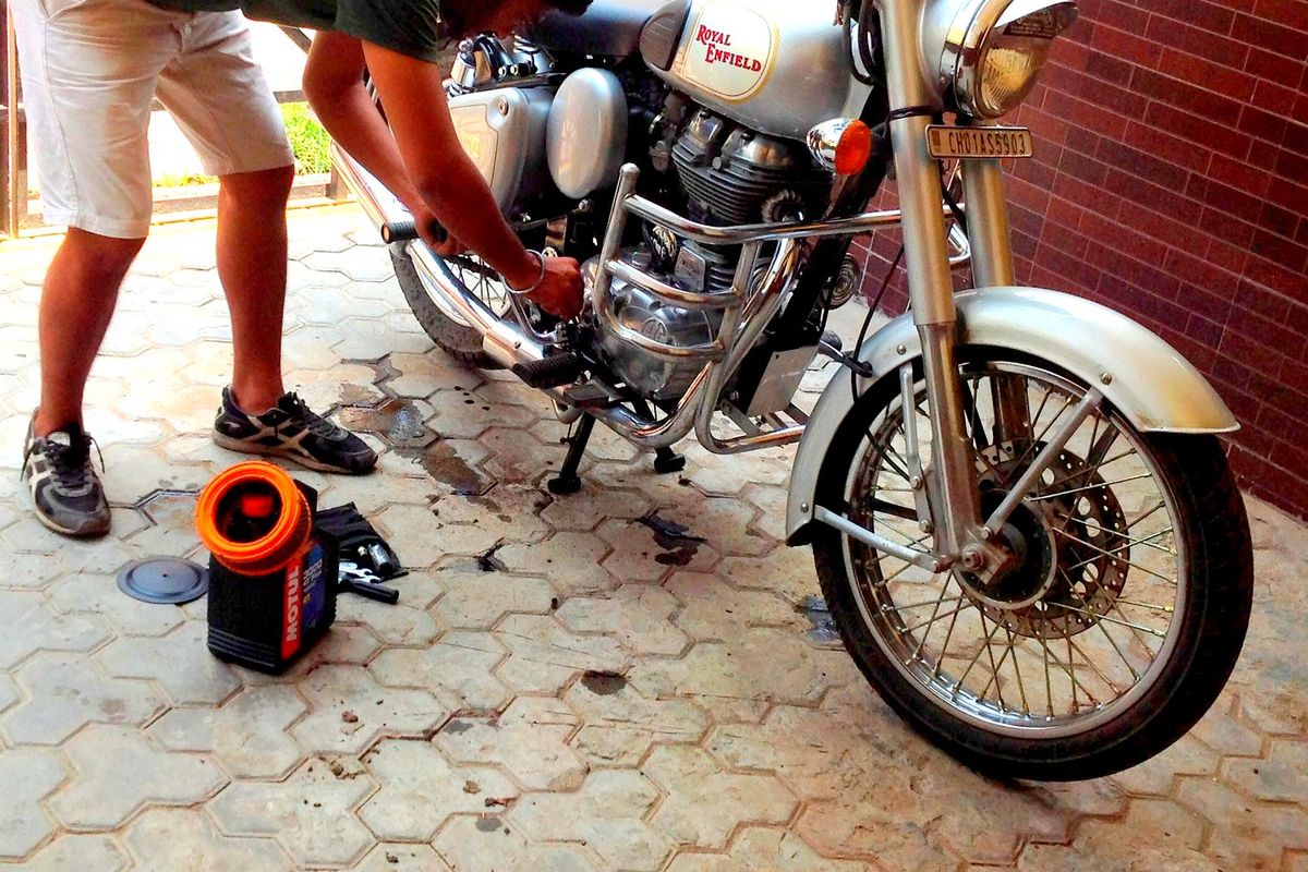 ganti oli, telat ganti oli mesin, efek jarang ganti oli, akibat oli tidak diganti, Ini Akibatnya jika Kendaraan Tidak Ganti Oli secara Rutin