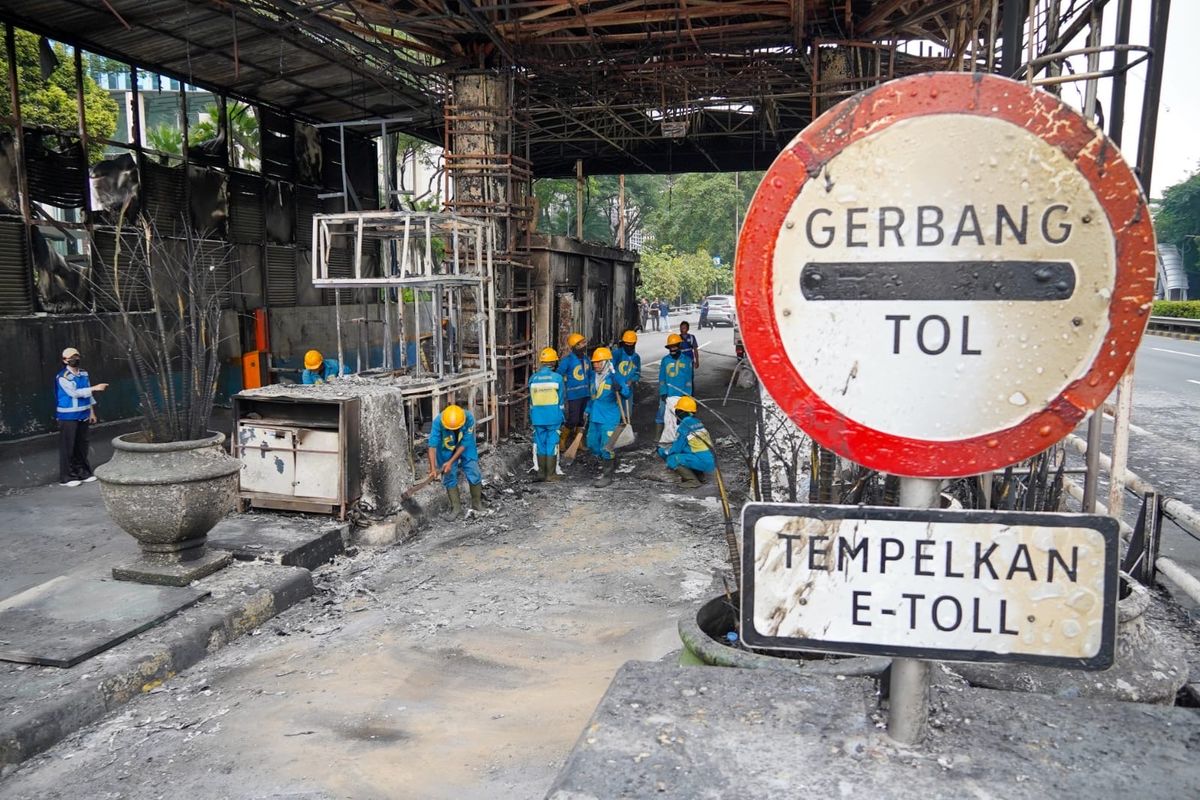 Jasa Marga, gerbang tol, Tol Dalam Kota, gerbang tol terbakar, Jasa Marga Tutup 7 Gerbang Tol Dalam Kota yang Terbakar Imbas Demo