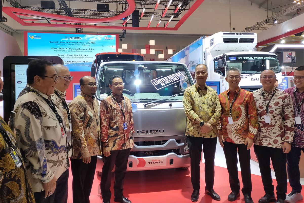 GIIAS, Isuzu, GIIAS 2025, pameran otomotif, Isuzu Astra Motor, Kemenperin Tanya TKDN Isuzu Traga Edisi Spesial
