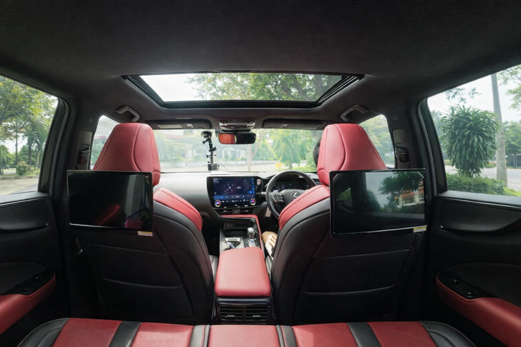 Interior Lexus NX 450h+ F Sport: Modern, Sporty, dan Sarat Teknologi