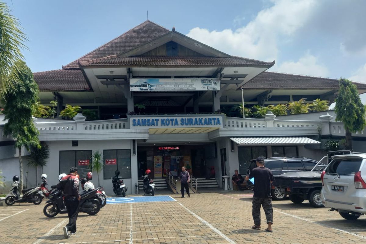 Samsat, Samsat Jateng, pajak kendaraan bermotor, samsat, Pajak Kendaraan Bermotor, pemutihan pajak, samsat jateng, samsat jateng buka, Pagi Ini Pelayanan Samsat di Jawa Tengah Tetap Buka