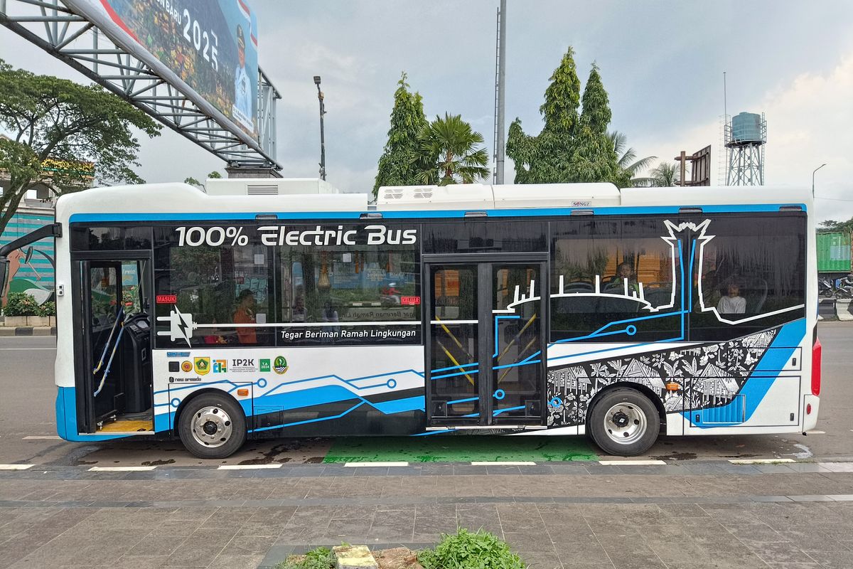 transportasi umum, Kabupaten Bogor, bus listrik, Bus listrik, integrasi transportasi, Pengembangan Feeder Listrik di Kabupaten Bogor