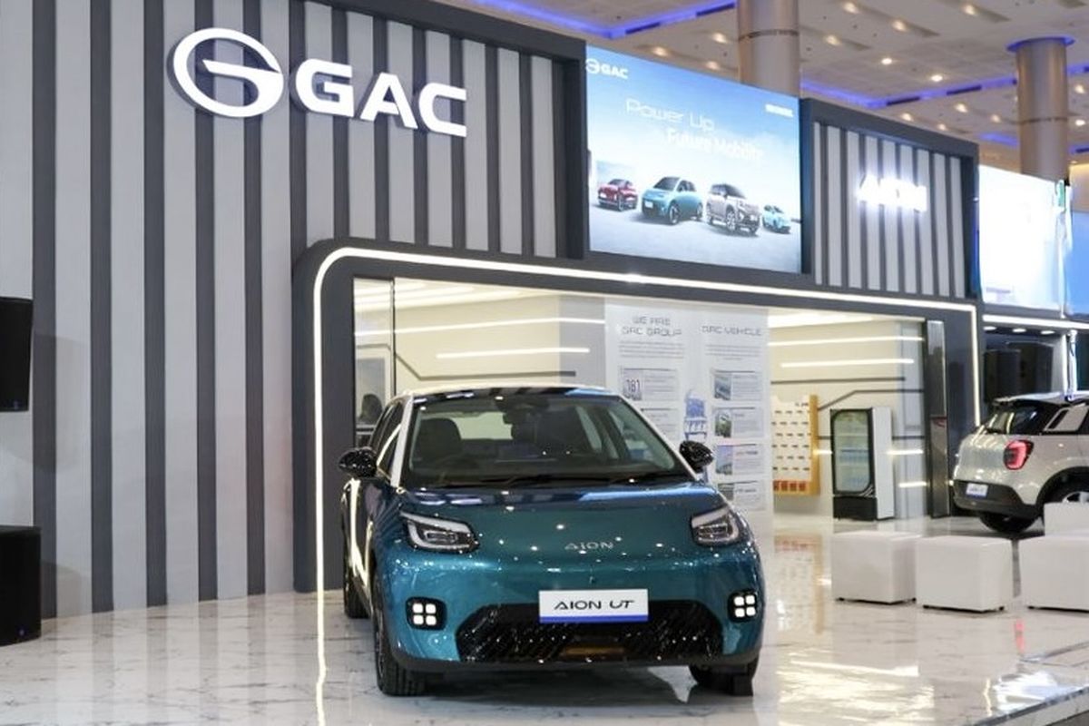 harga mobil listrik, wuling binguo ev, BYD Dolphin, aion ut, GAC Aion UT, Komparasi Harga GAC Aion UT Lawan BYD Dolphin dan Wuling Binguo EV