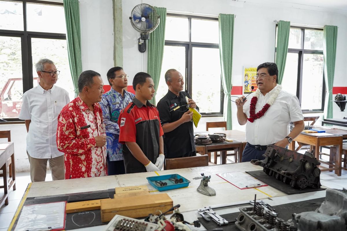 vokasi, TMMIN, toyota Indonesia, Vokasi, Donasi Toyota Fortuner, Prinsip Toyota Indonesia Prioritaskan SDM Unggul